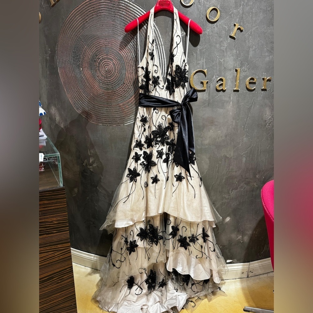 Jovani Ivory & Black Floral Evening Gown – Size 6 (NWT)